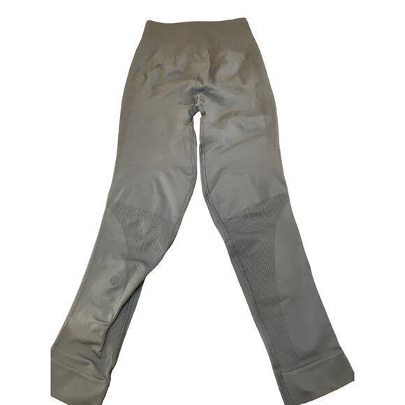 Lululemon Zone In Tight in Dark Slate Cropped Compression Leggings / Yoga Tights - Picture 2 of 10